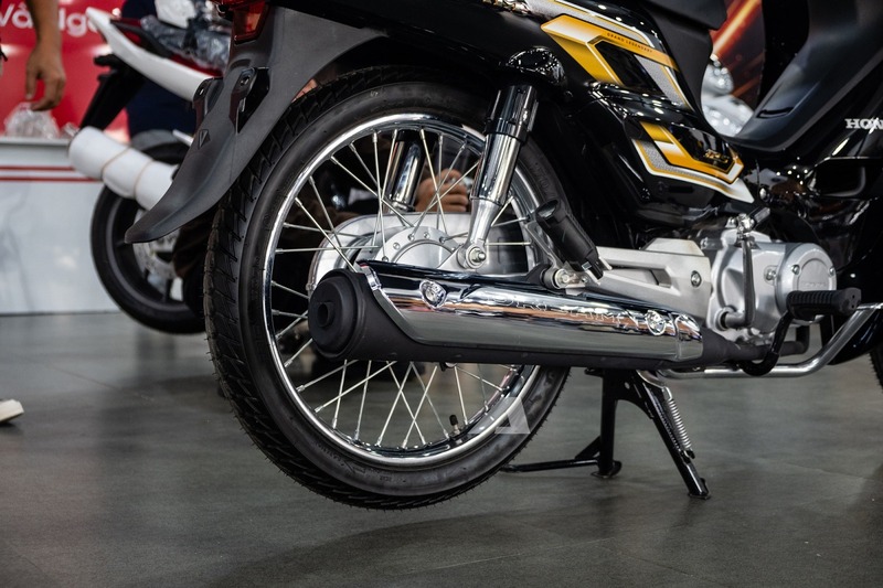 Nâng cấp một số chi tiết chụp pô, cần số, má phanh,…