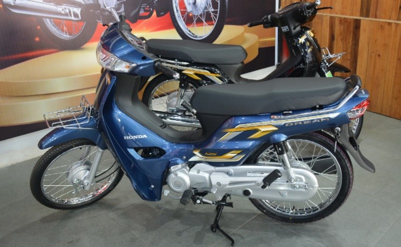 Phiên bản Honda Dream NCX màu xanh 